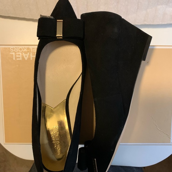 Michaels Kors Kiera Suede Mid Wedge - Picture 3 of 6